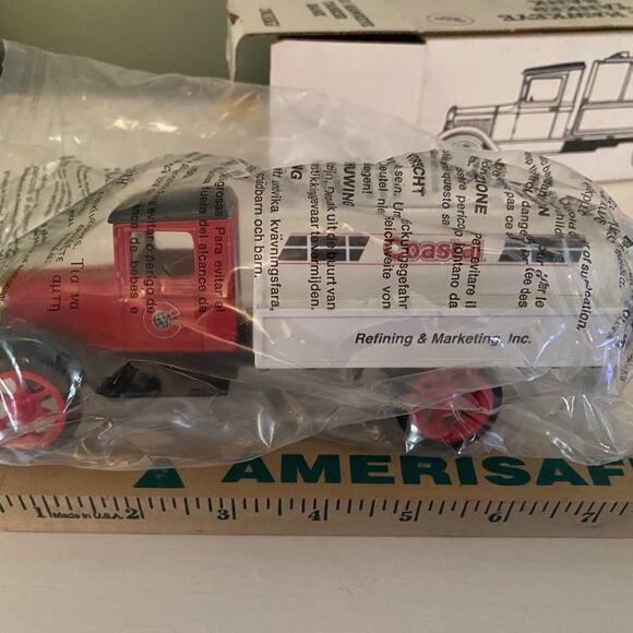 1/34 Ertl 1931 Hawkeye Tanker new in factory sealed bag. (A1) - Picture 7 of 10